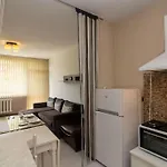 Neli\'S Cozy Central Apartment